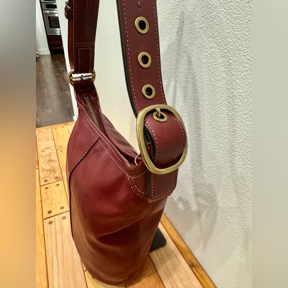 Coach Bleeker Bucket Bag In Burgundy with Tattersall Lining - Picture 4 of 10